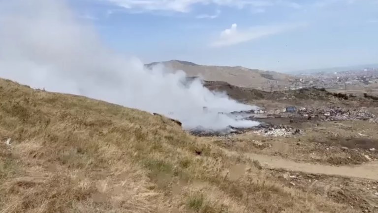 В Дагестане пытаются решить проблему горящей свалки