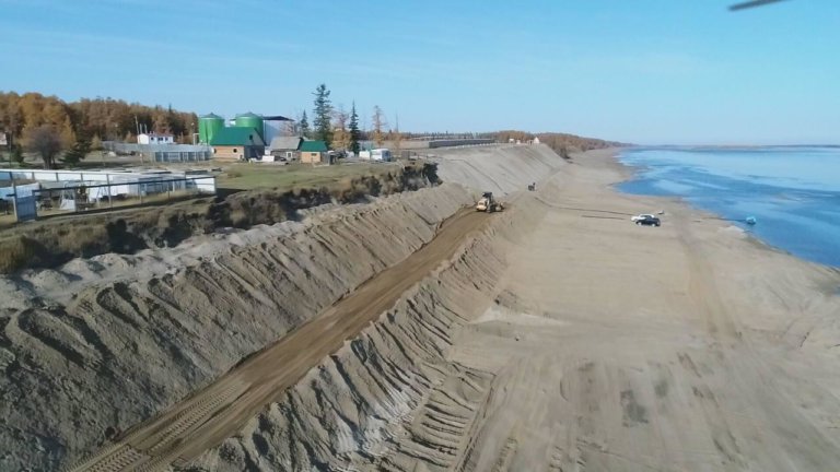 В Якутии укрепили берега реки Вилюй