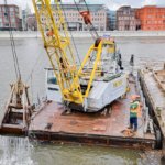 В акватории Москвы-реки и Яузы собрали 600 тонн плавающего мусора