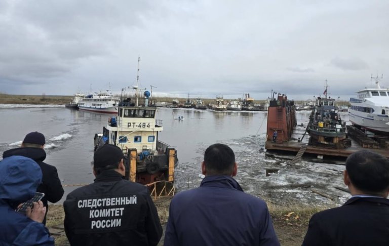 На реке Лена в Якутии затонул буксир