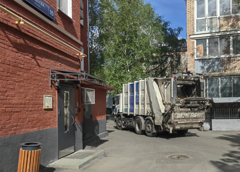 Льготный лизинг позволил регионам приобрести более 1 000 мусоровозов