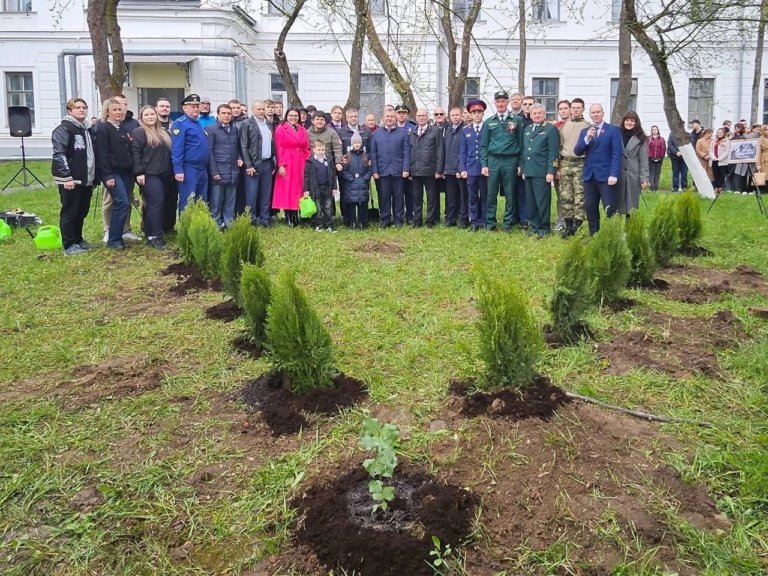 В Нижегородской области высадили «Тополь Победы» и 45 тысяч молодых сосен