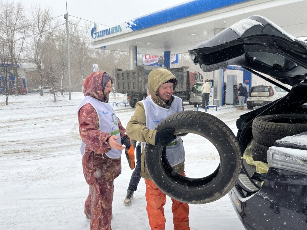 Автомобилисты сдали 10 тонн старых шин в рамках акции «Зелёный – новый чёрный»