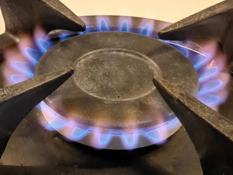 Исследование: газовые плиты становятся значимым источником диоксида азота в жилых помещениях