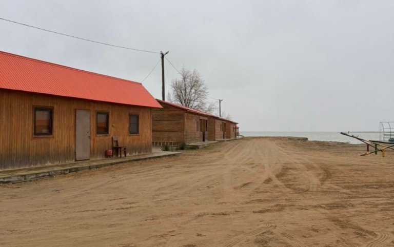 В Дагестане незаконно застраивают уникальное озеро Аджи