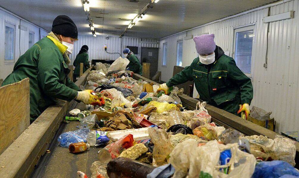 Переработка пищевых отходов может сократить климатический ущерб, но увеличить загрязнение почв пластиком
