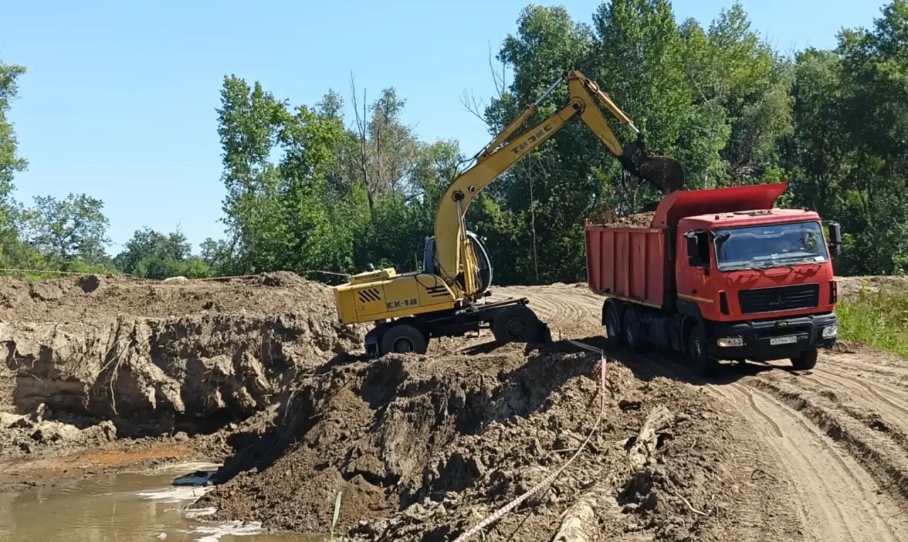 В Волго-Ахтубинской пойме строят новое сооружение для восстановления водного режима