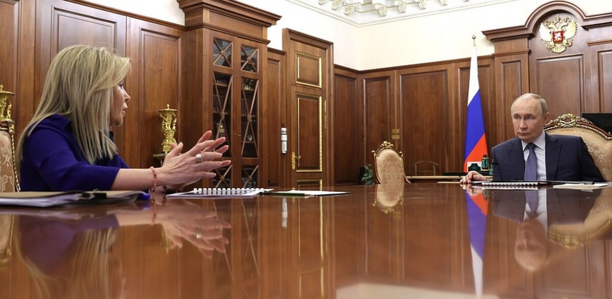 Владимир Путин на встрече с руководителем Росприроднадзора Светланой Радионовой